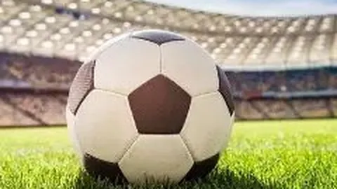 足球比赛回放系统效率分析：关键事件审核时长与比赛节奏关联性研究